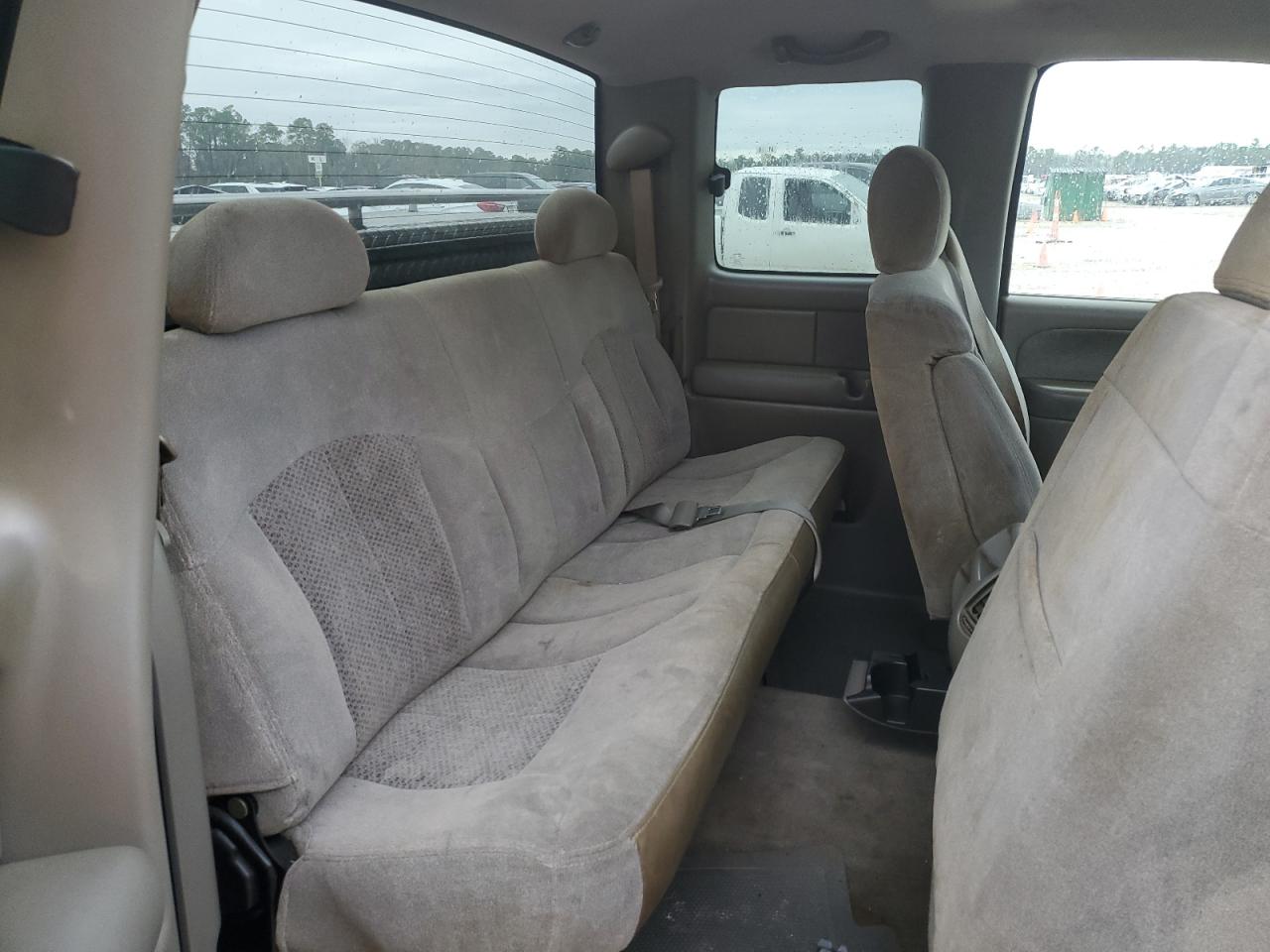 2000 Chevrolet Silverado - Image 10