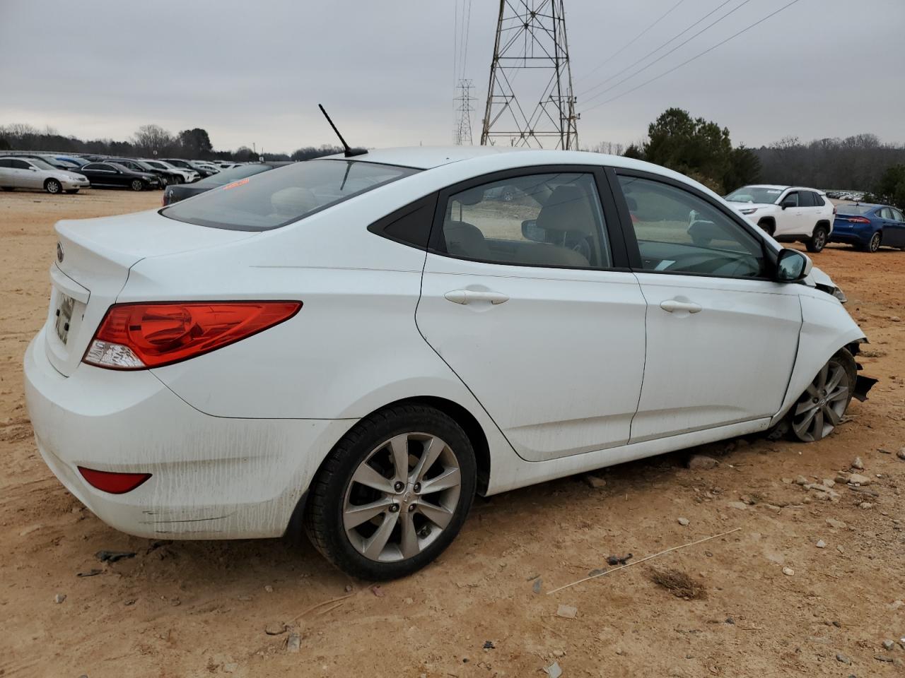 2013 Hyundai Accent - Image 3