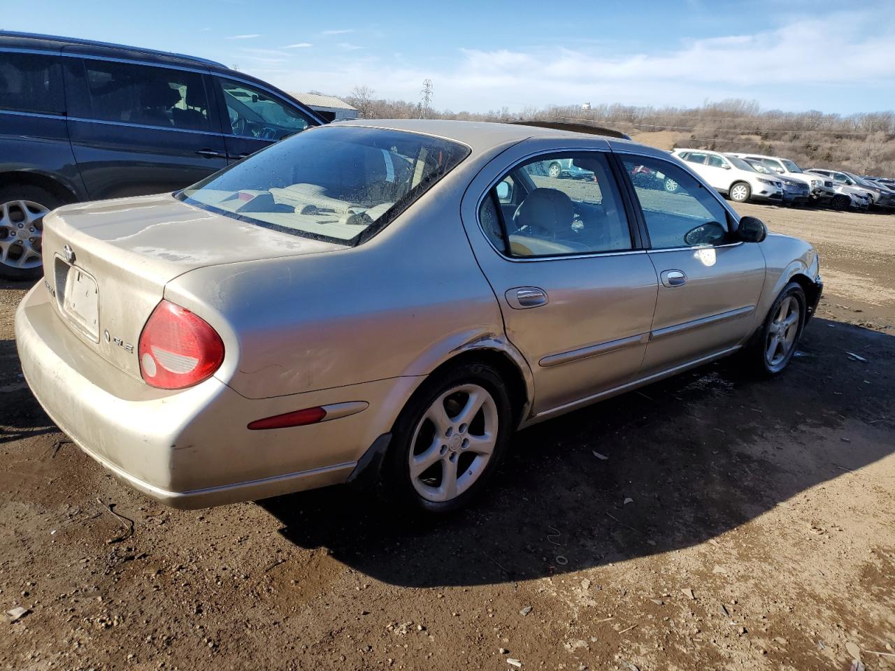 2000 Nissan Maxima - Image 3