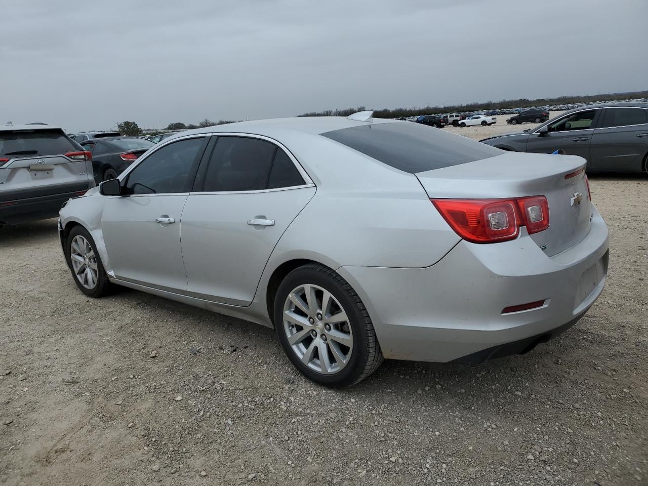 2016 Chevrolet Malibu - Image 2