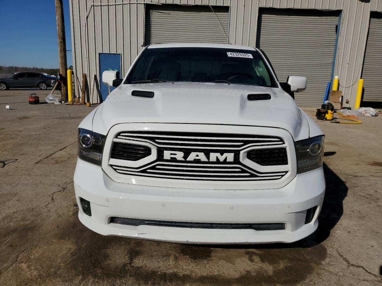 2018 RAM 1500 - Image 5