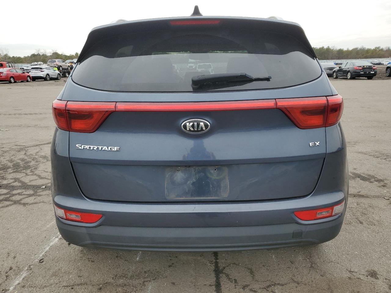 VIN KNDPNCAC4H7033449 2017 KIA SPORTAGE no.6