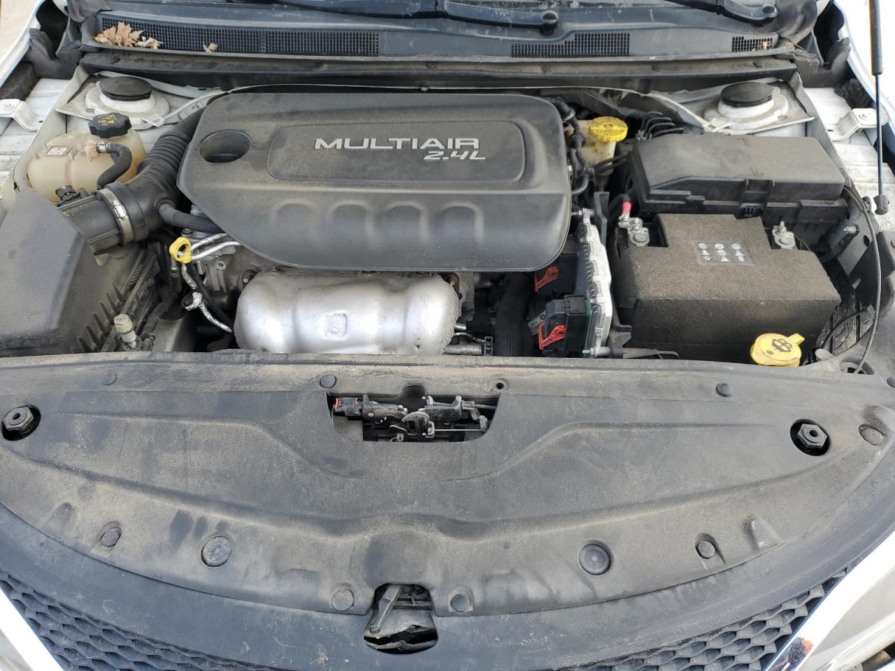 2015 Chrysler 200 - Image 11
