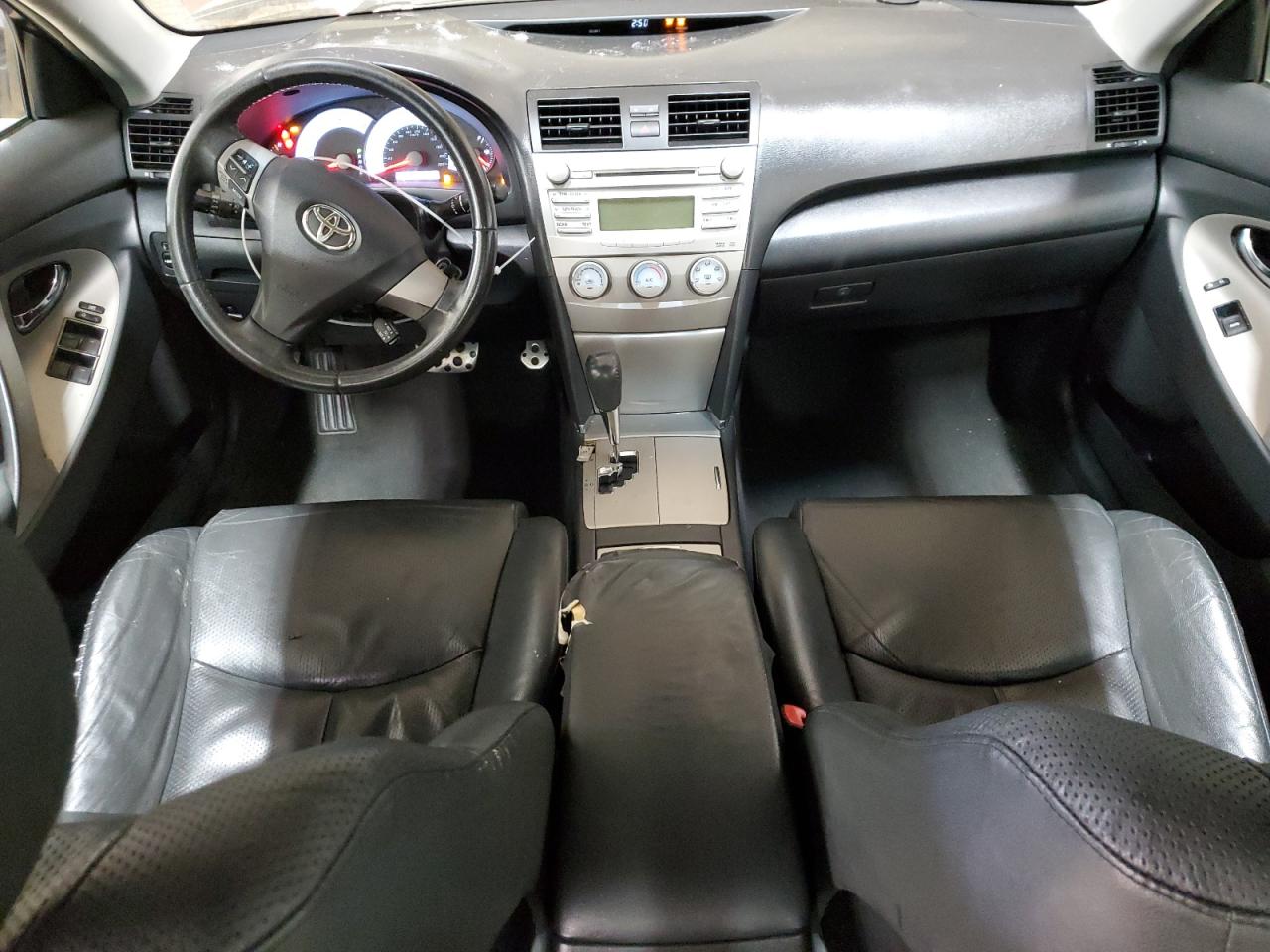2011 Toyota Camry - Image 8