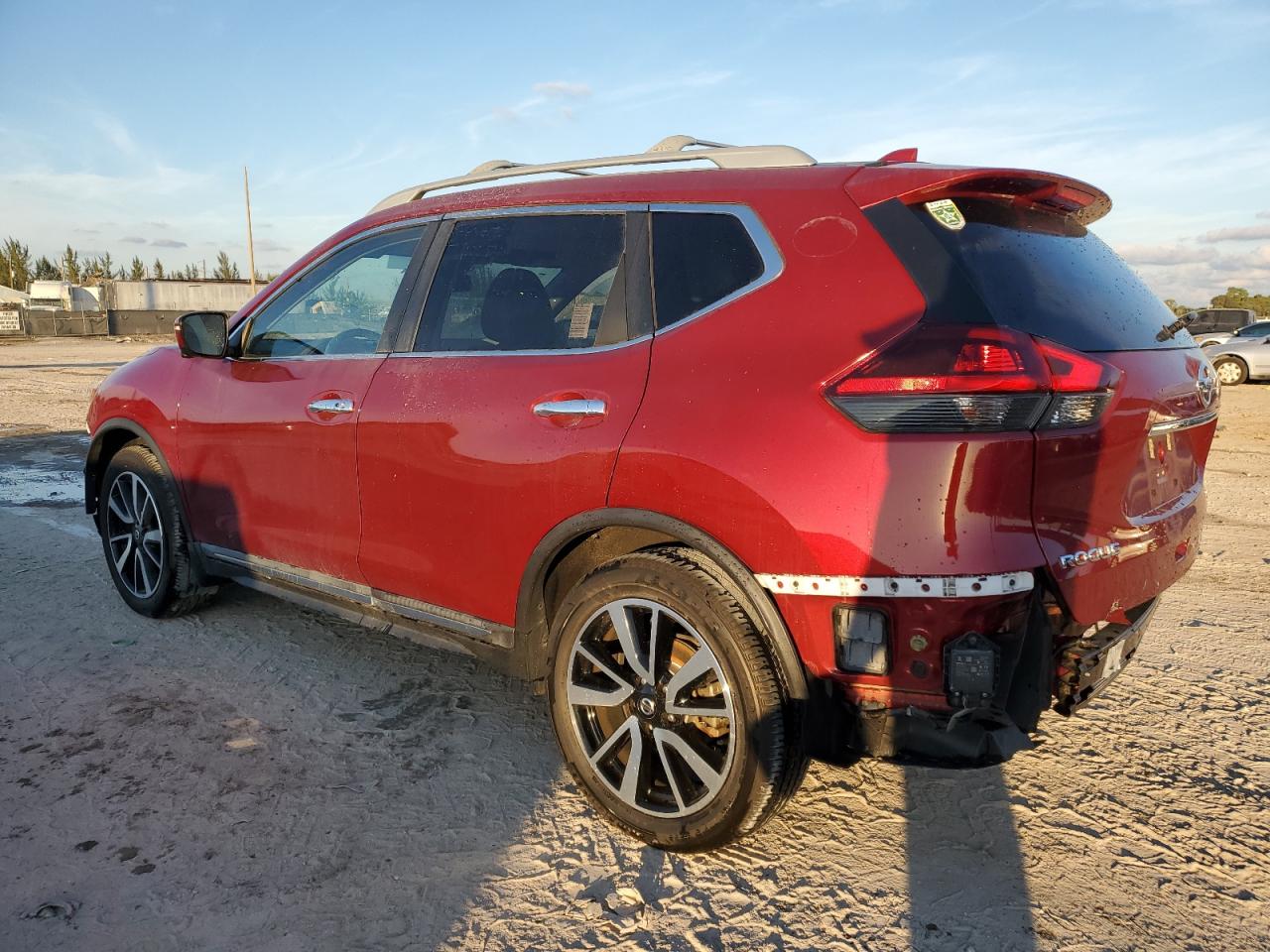 2019 Nissan Rogue - Image 2