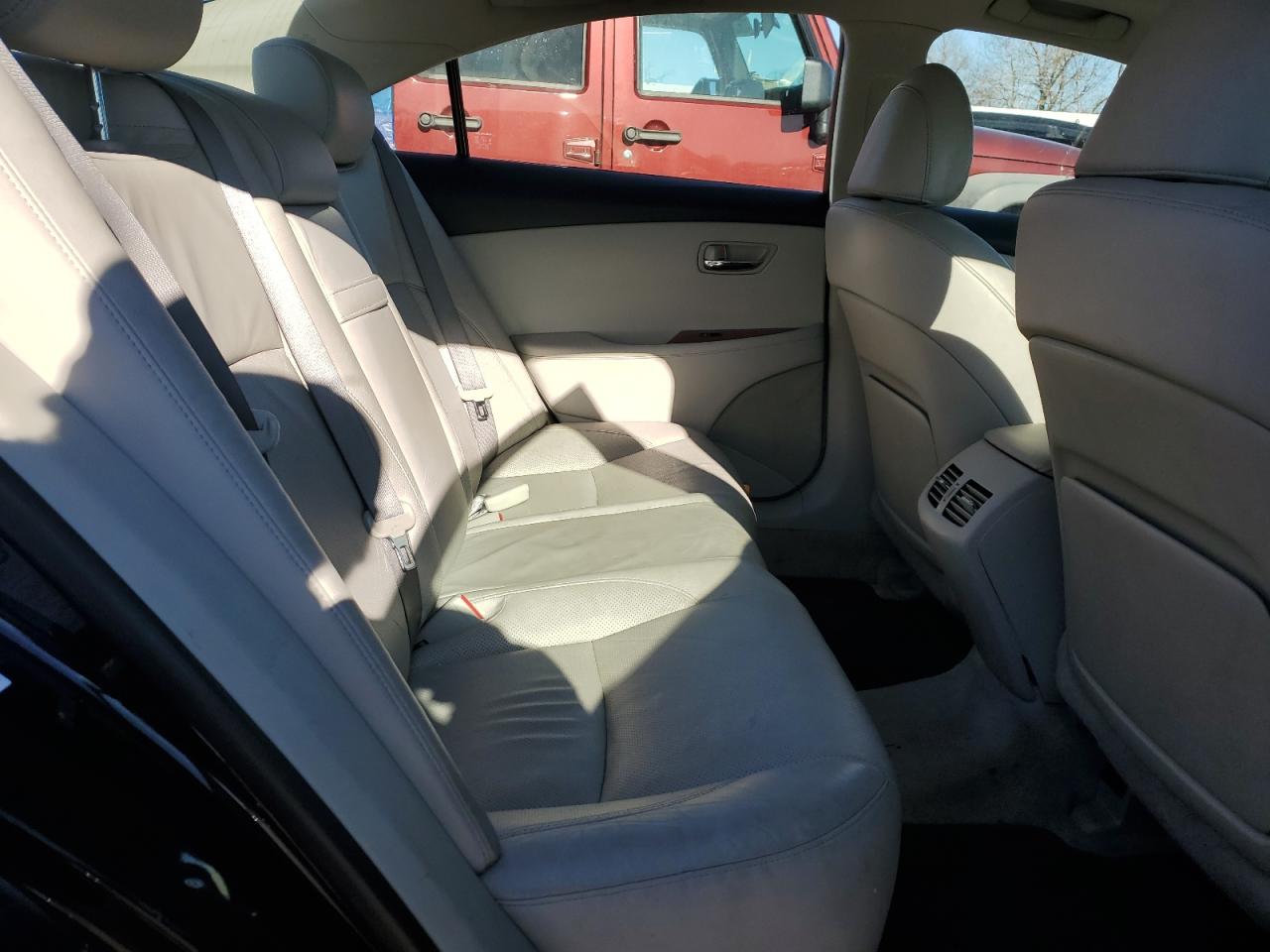 2009 Lexus ES - Image 10