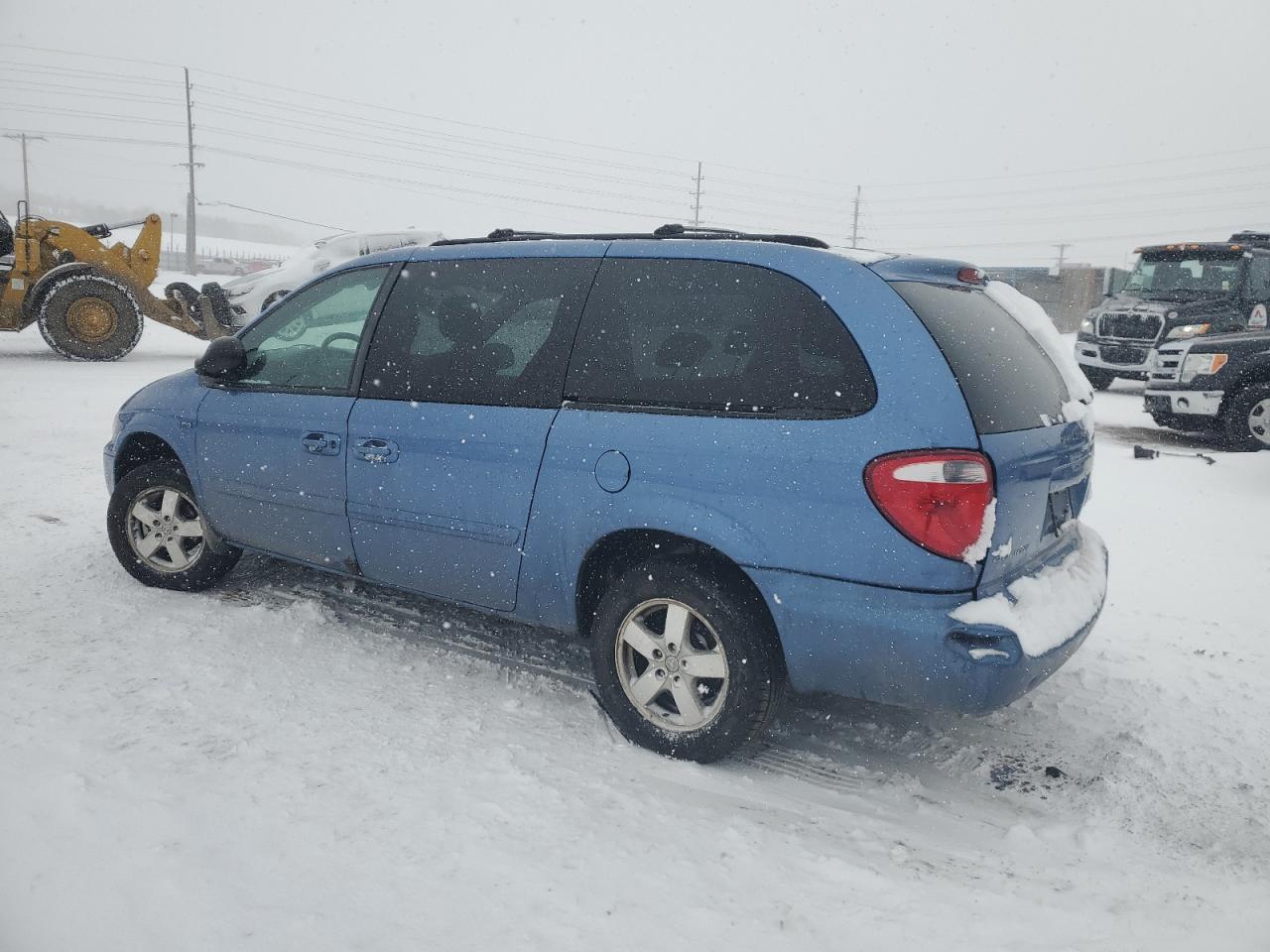 2007 Dodge Caravan - Image 2