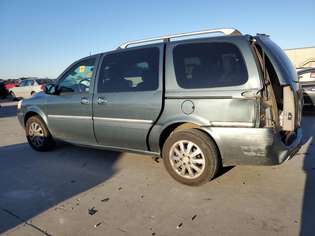 2005 Buick Terraza - Image 2