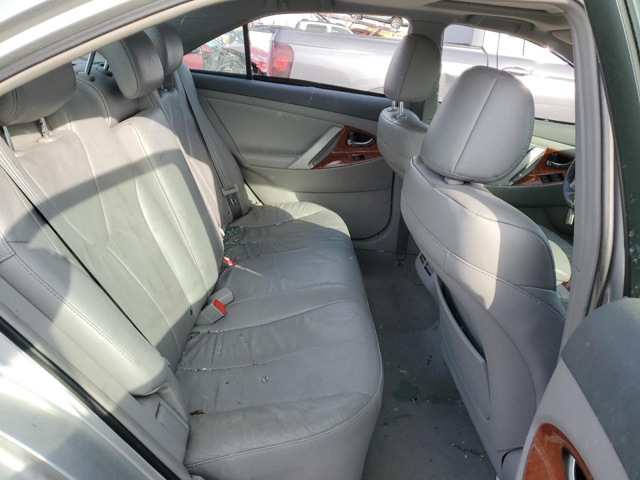 2010 Toyota Camry - Image 10