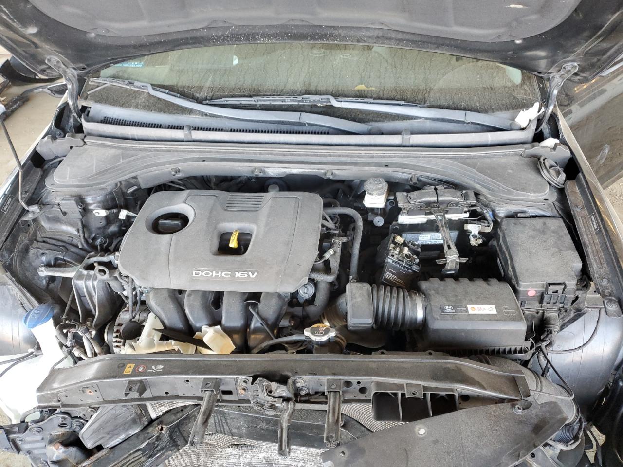 2017 Hyundai Elantra - Image 11