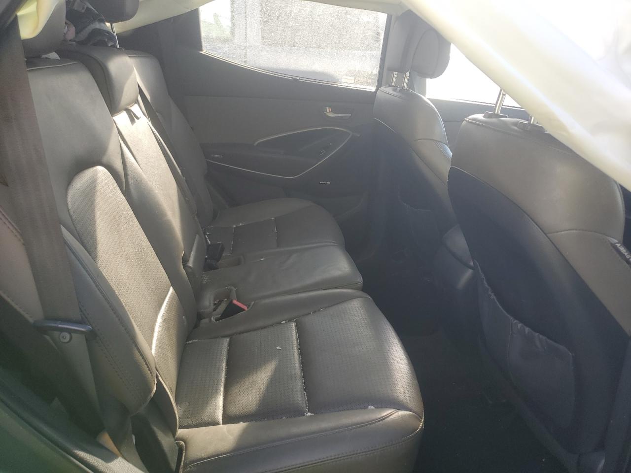 2014 Hyundai Santa Fe - Image 11