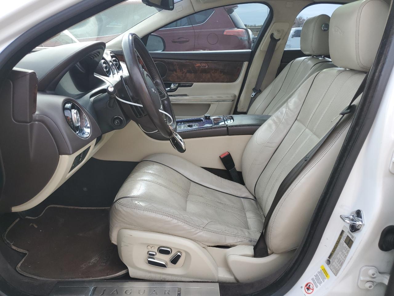 2011 Jaguar XJ - Image 7