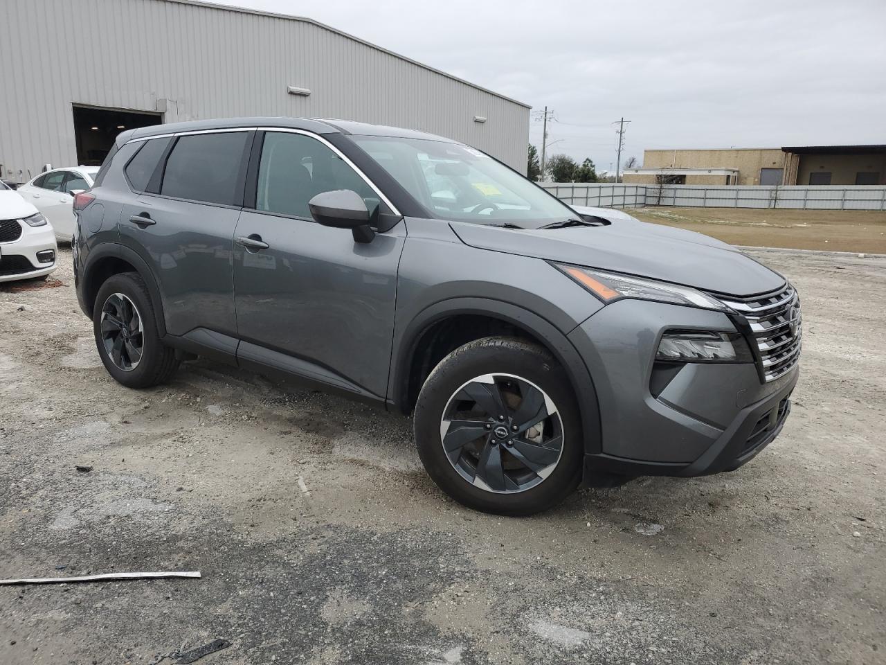 2024 Nissan Rogue - Image 4
