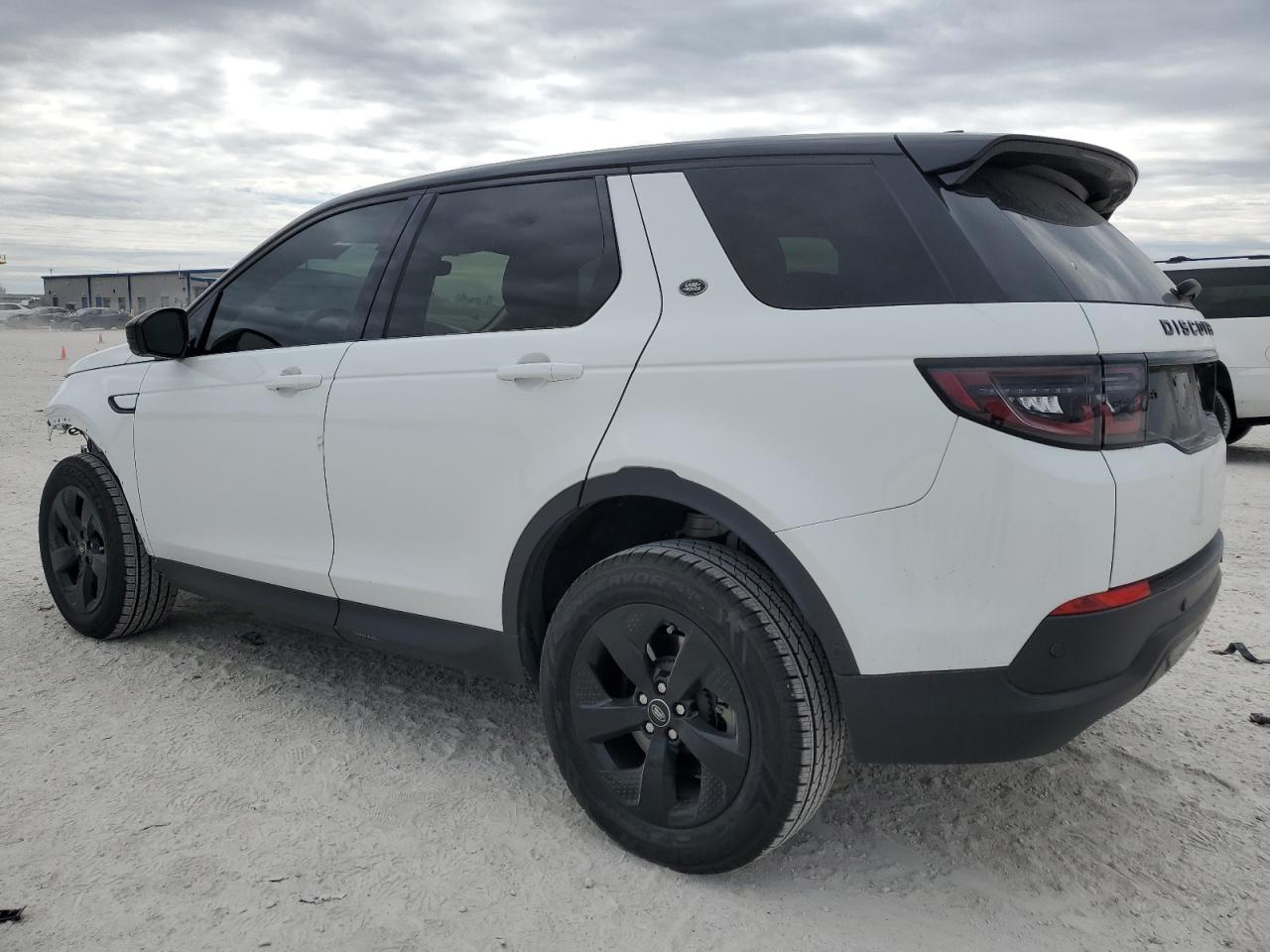 2021 Land Rover Discovery - Image 2