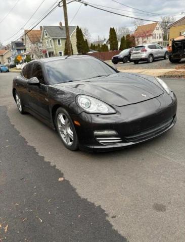 2011 Porsche Panamera 2