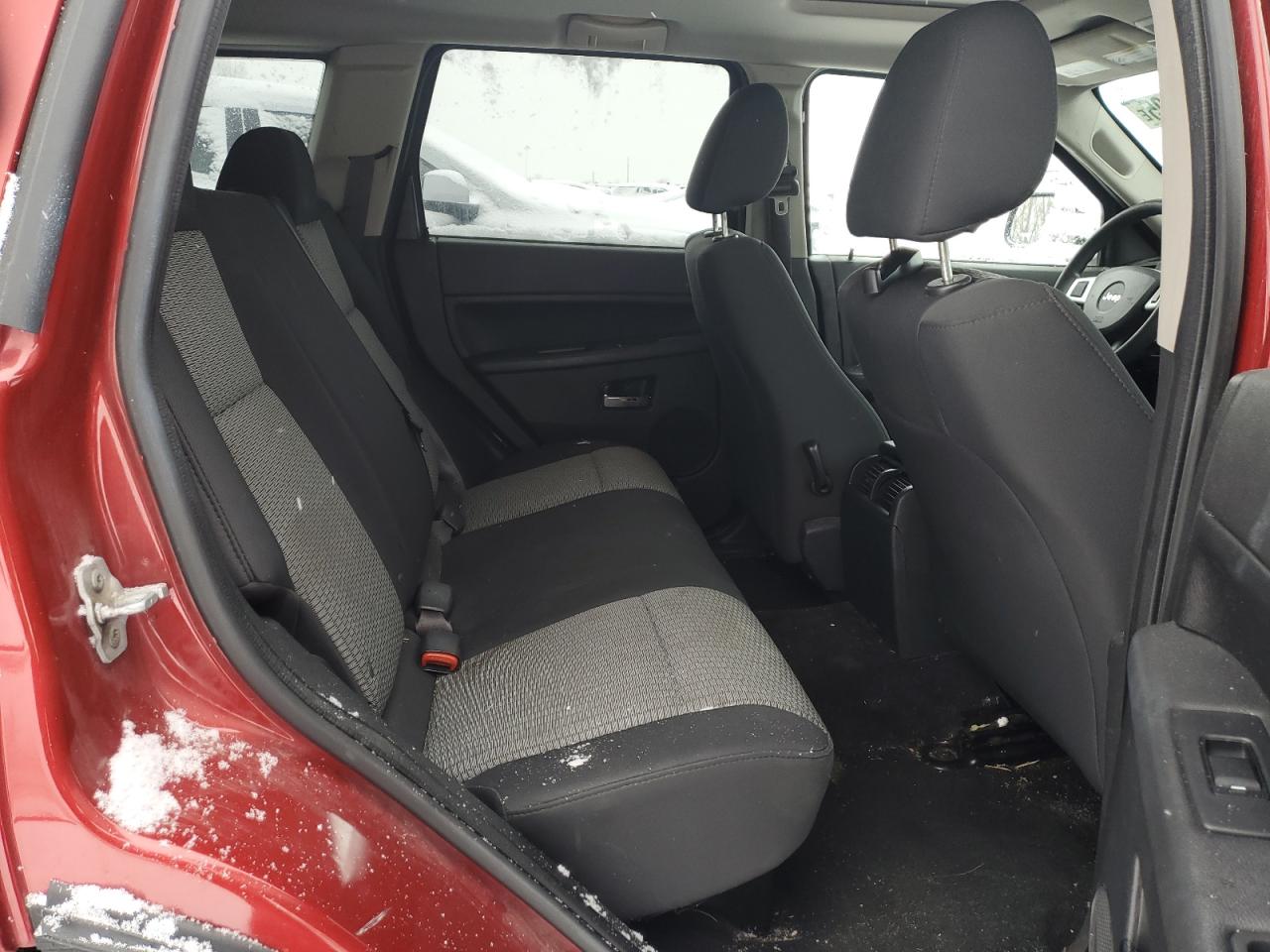 2009 Jeep Grand Cherokee - Image 11