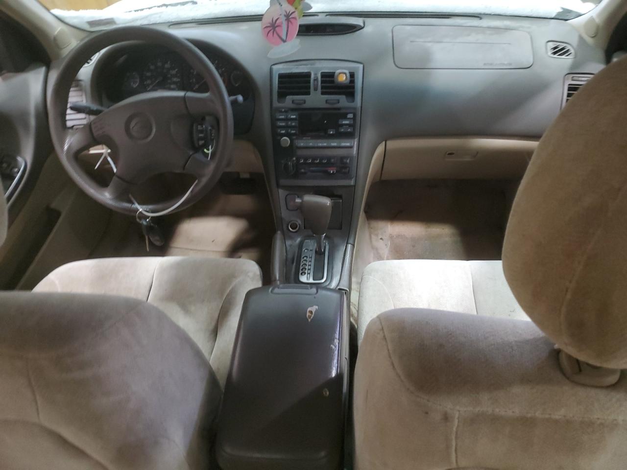 2000 Nissan Maxima - Image 8