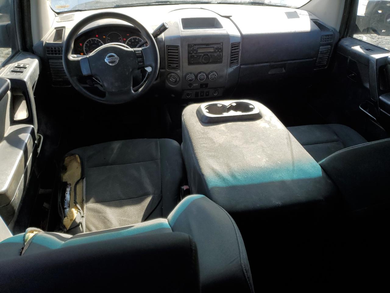 2010 Nissan Titan - Image 8