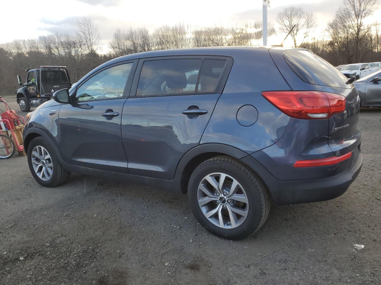 VIN KNDPBCAC5F7770293 2015 KIA SPORTAGE no.2