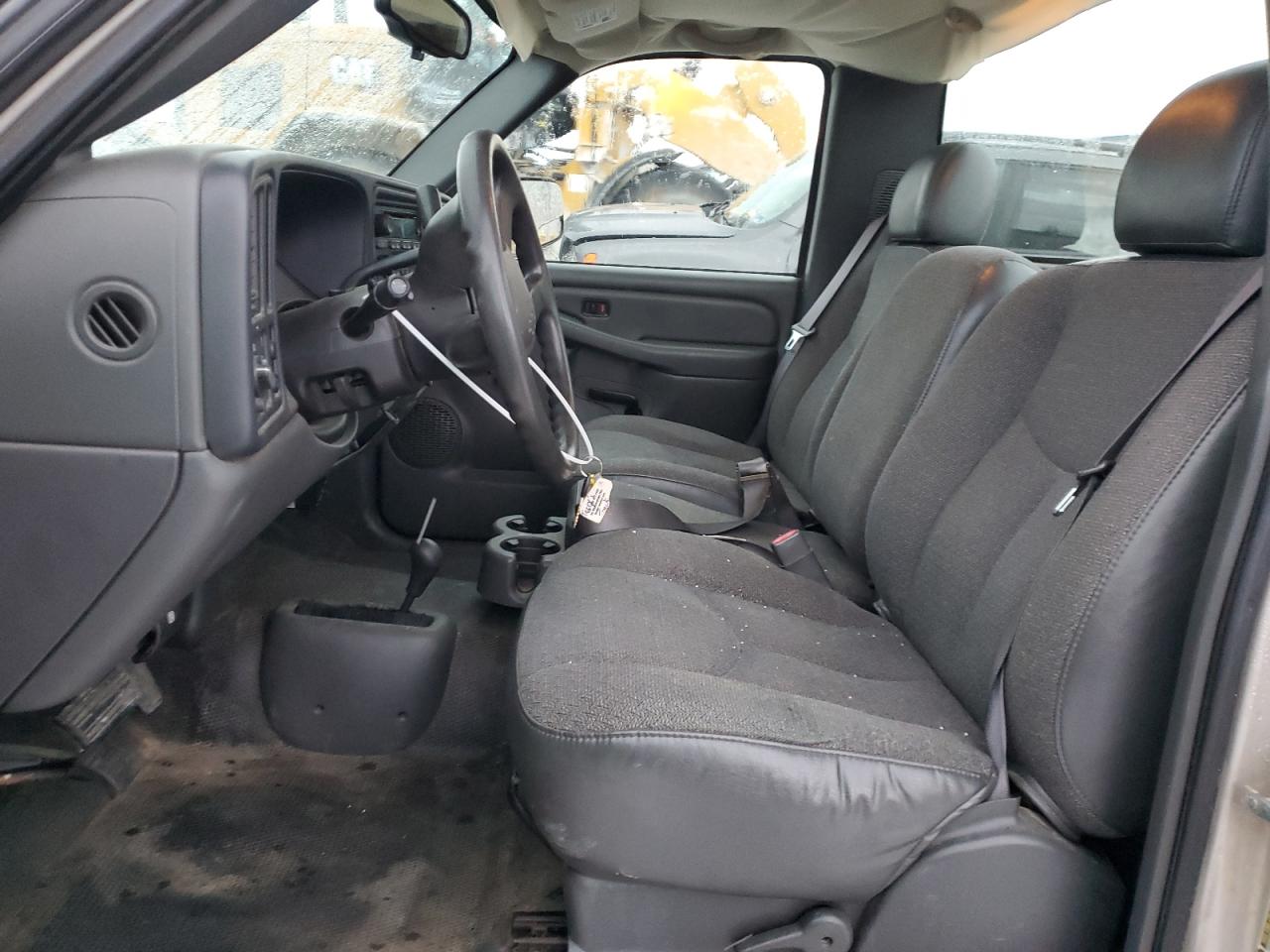 2005 Chevrolet Silverado - Image 7