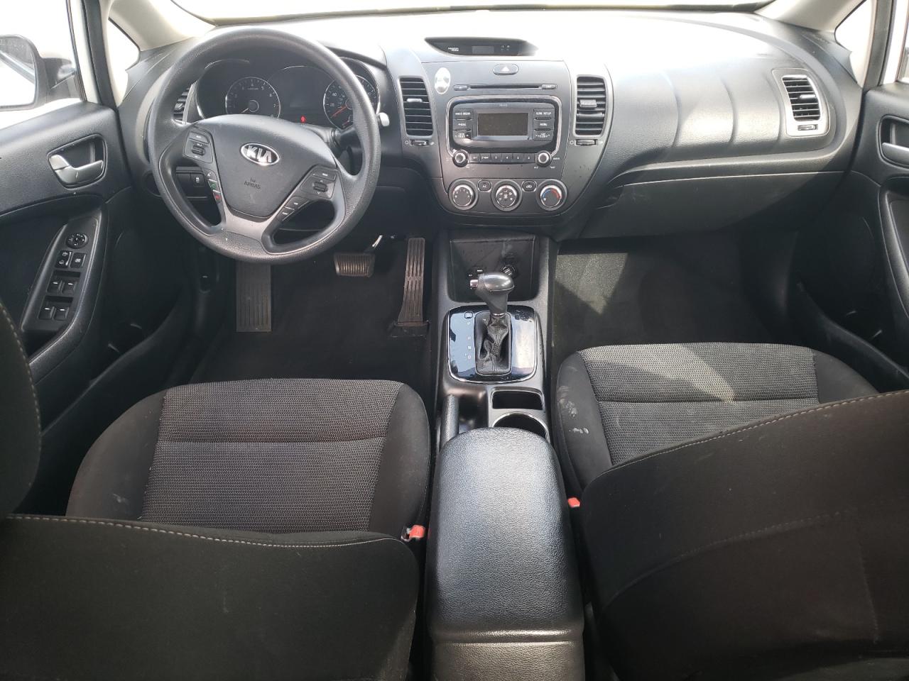 2017 Kia Forte - Image 8