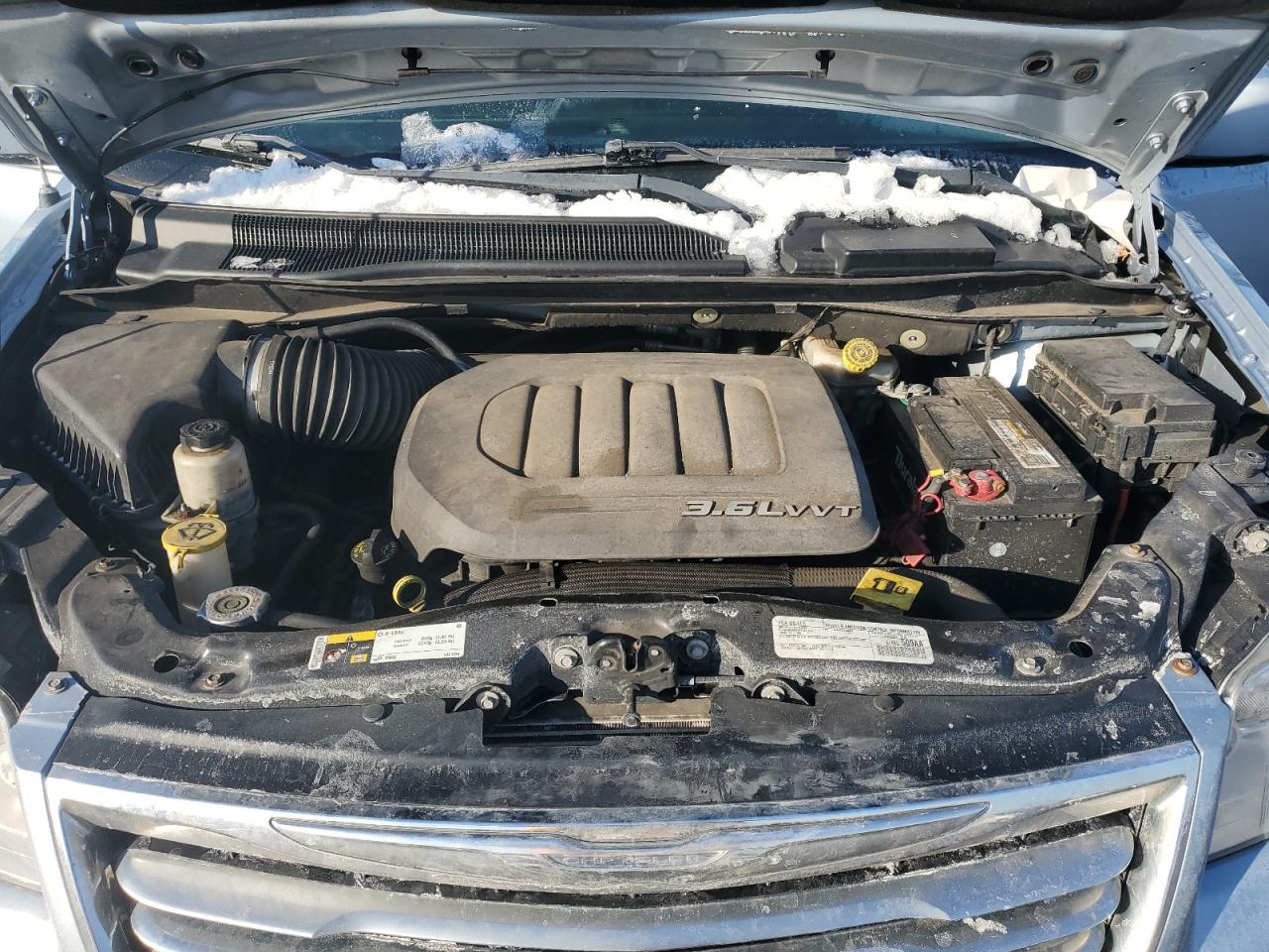 2016 Chrysler Town & Country - Image 14