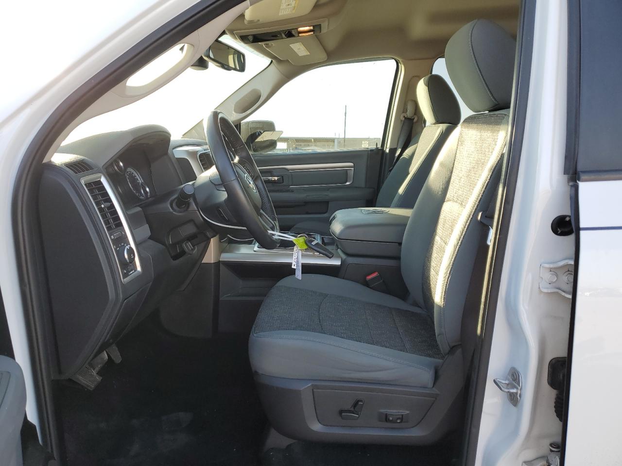 2015 RAM 1500 - Image 7