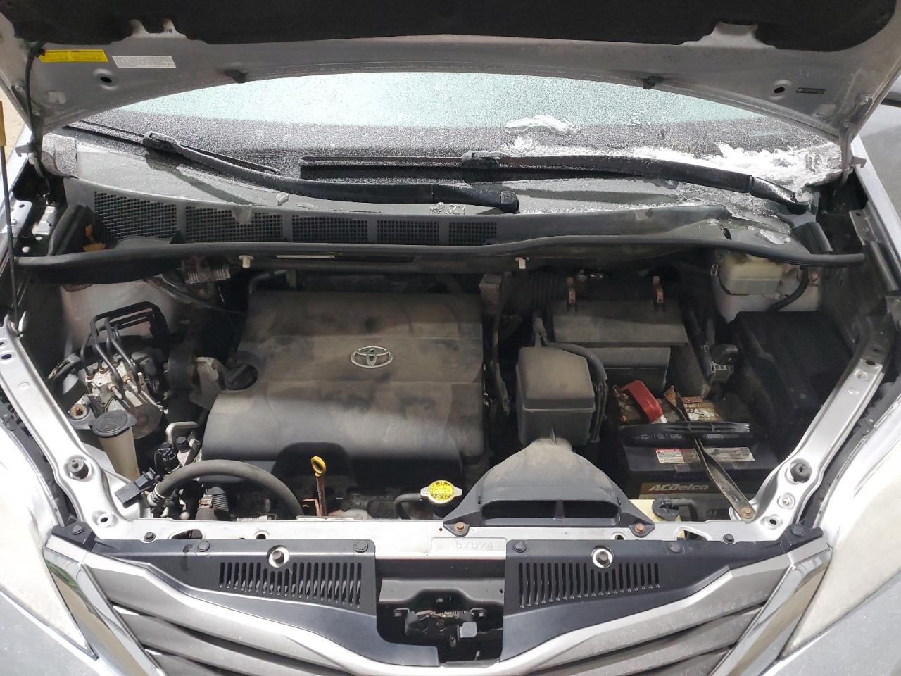2011 Toyota Sienna - Image 12