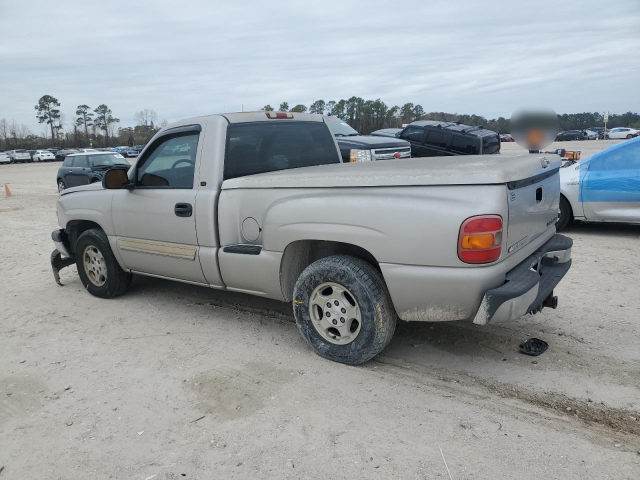 2004 Chevrolet Silverado - Image 2