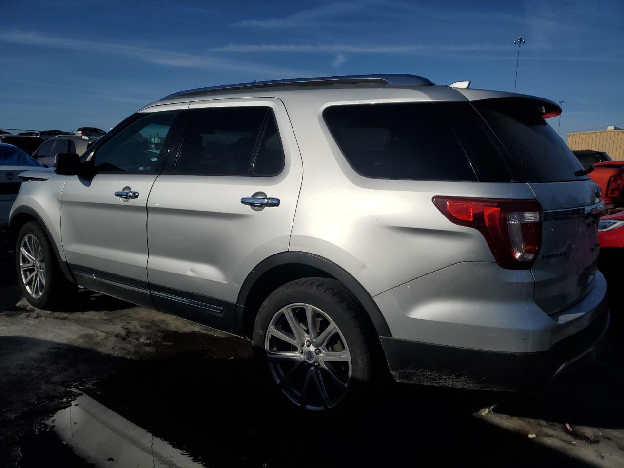 2016 Ford Explorer - Image 2