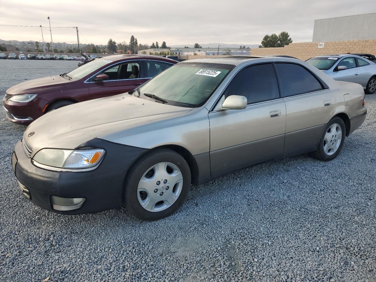 2000 Lexus ES - Image 1