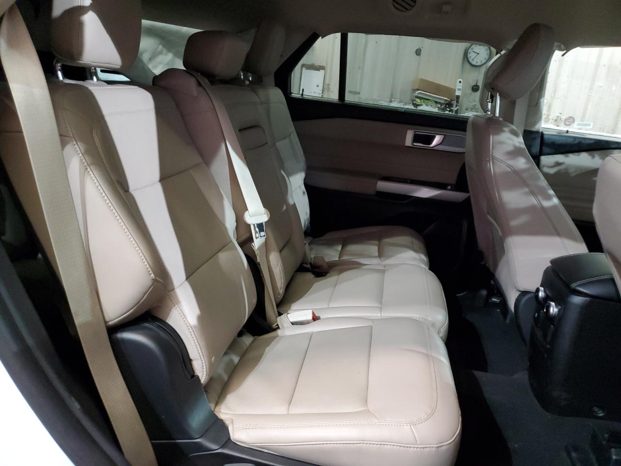 2023 Ford Explorer - Image 11