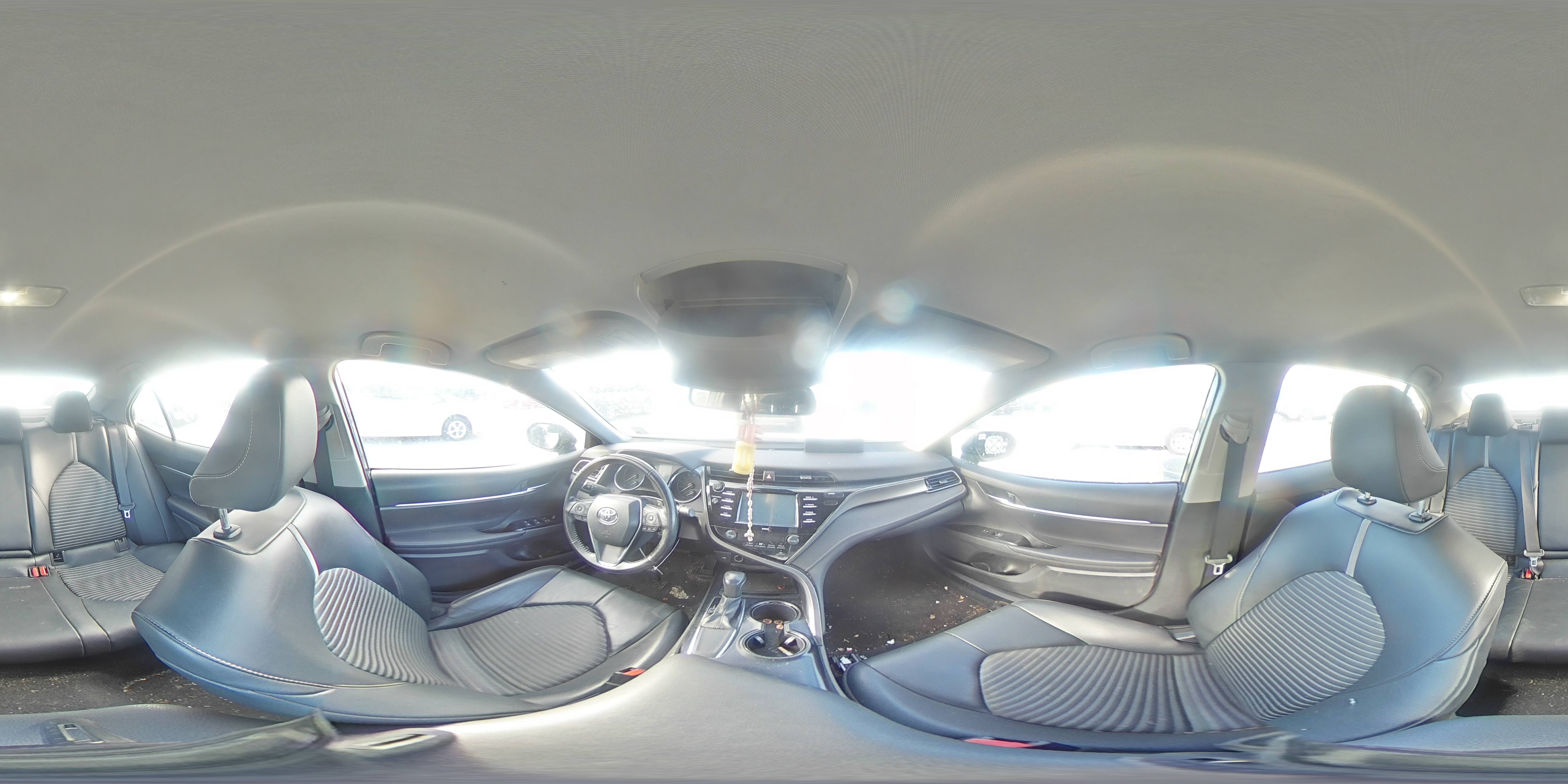 2020 Toyota Camry - Image 12