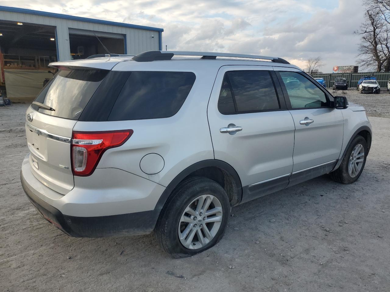 2015 Ford Explorer - Image 3