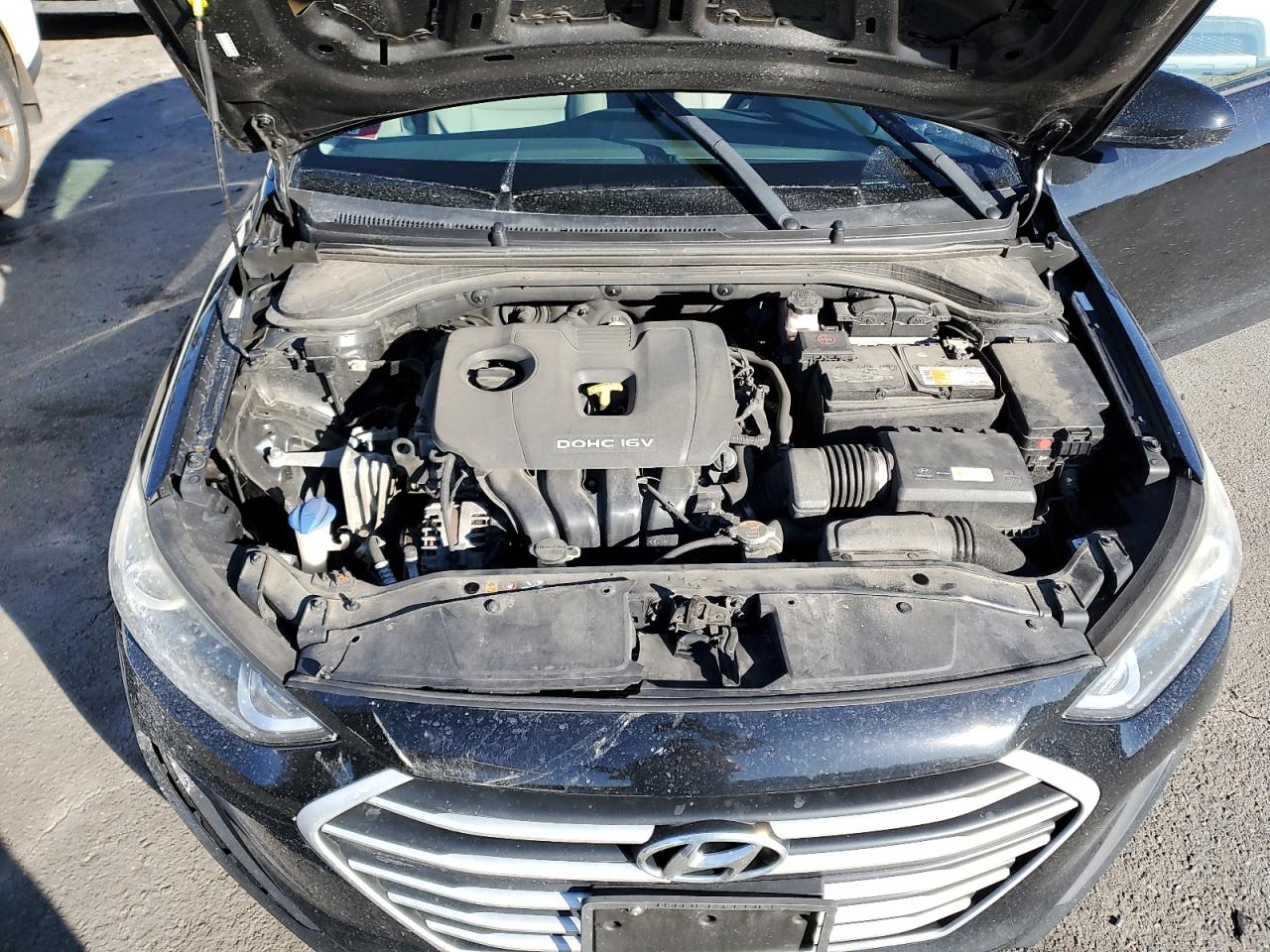 2018 Hyundai Elantra - Image 11