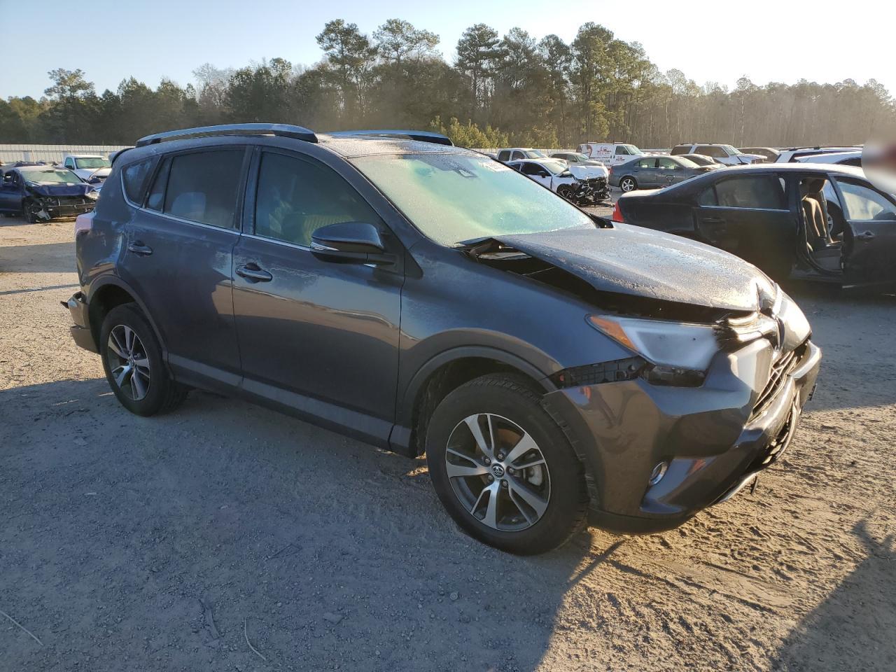 2018 Toyota RAV 4 - Image 4