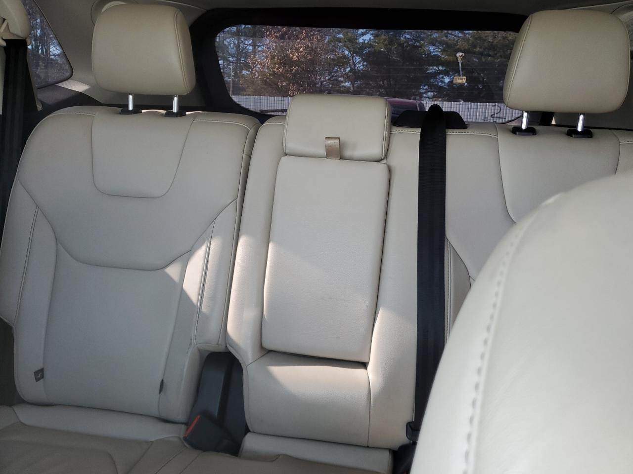 2017 Ford Edge - Image 10