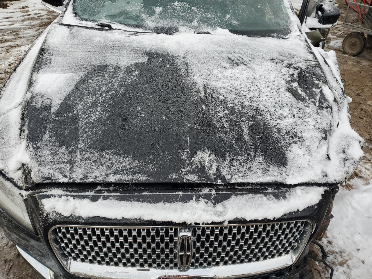 2017 Lincoln Continental - Image 11