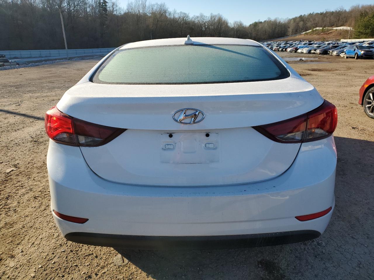 2016 Hyundai Elantra - Image 6