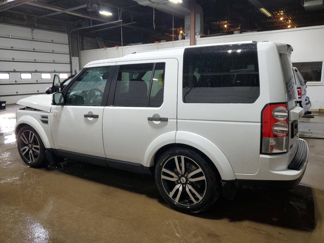 2012 Land Rover LR4 - Image 2