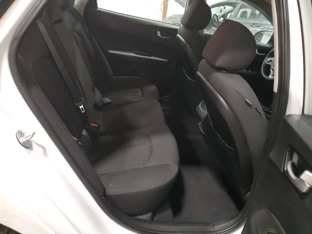 2016 Kia Optima - Image 10