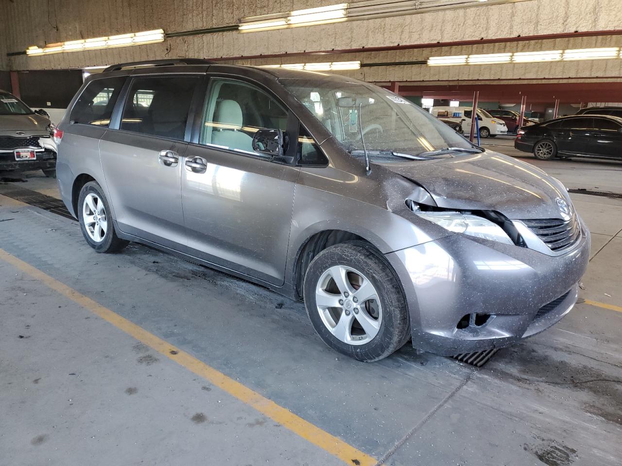 2013 Toyota Sienna - Image 4