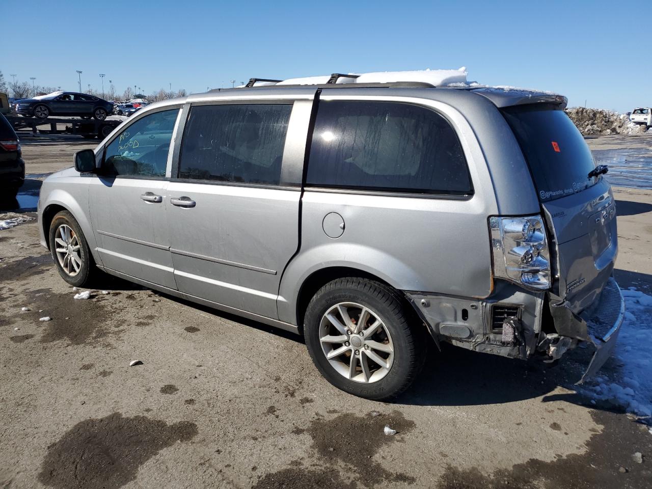 2015 Dodge Caravan - Image 2