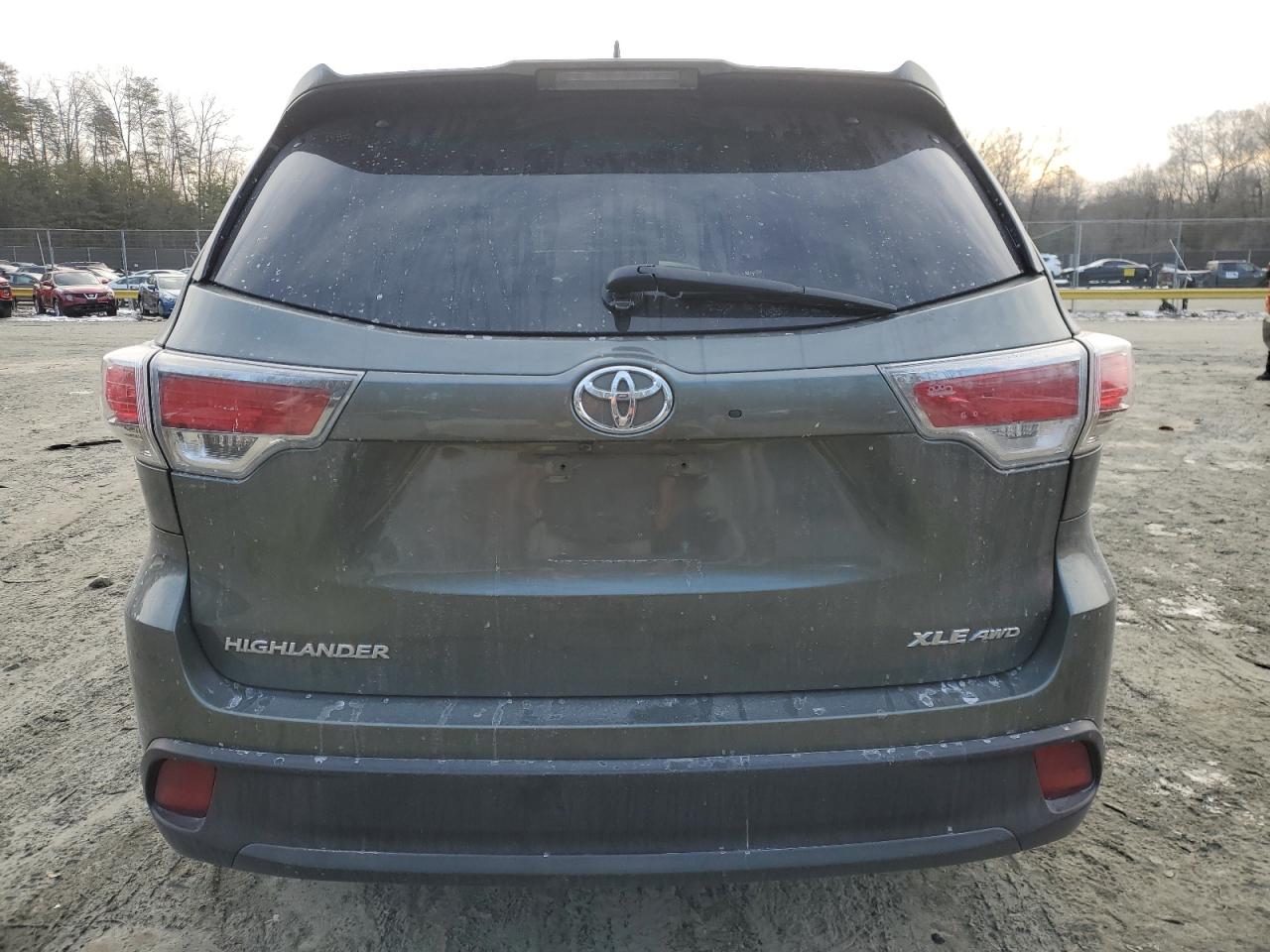 2015 Toyota Highlander - Image 6