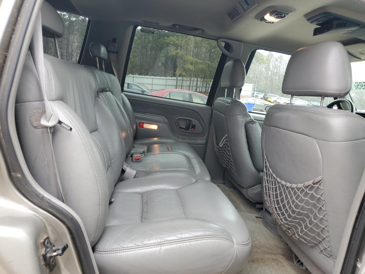 1999 Chevrolet Tahoe - Image 12