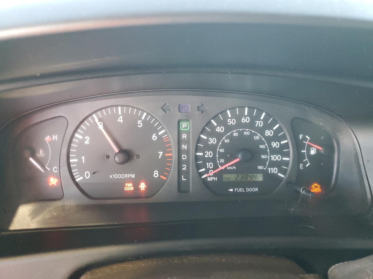 1999 Toyota Sienna - Image 9