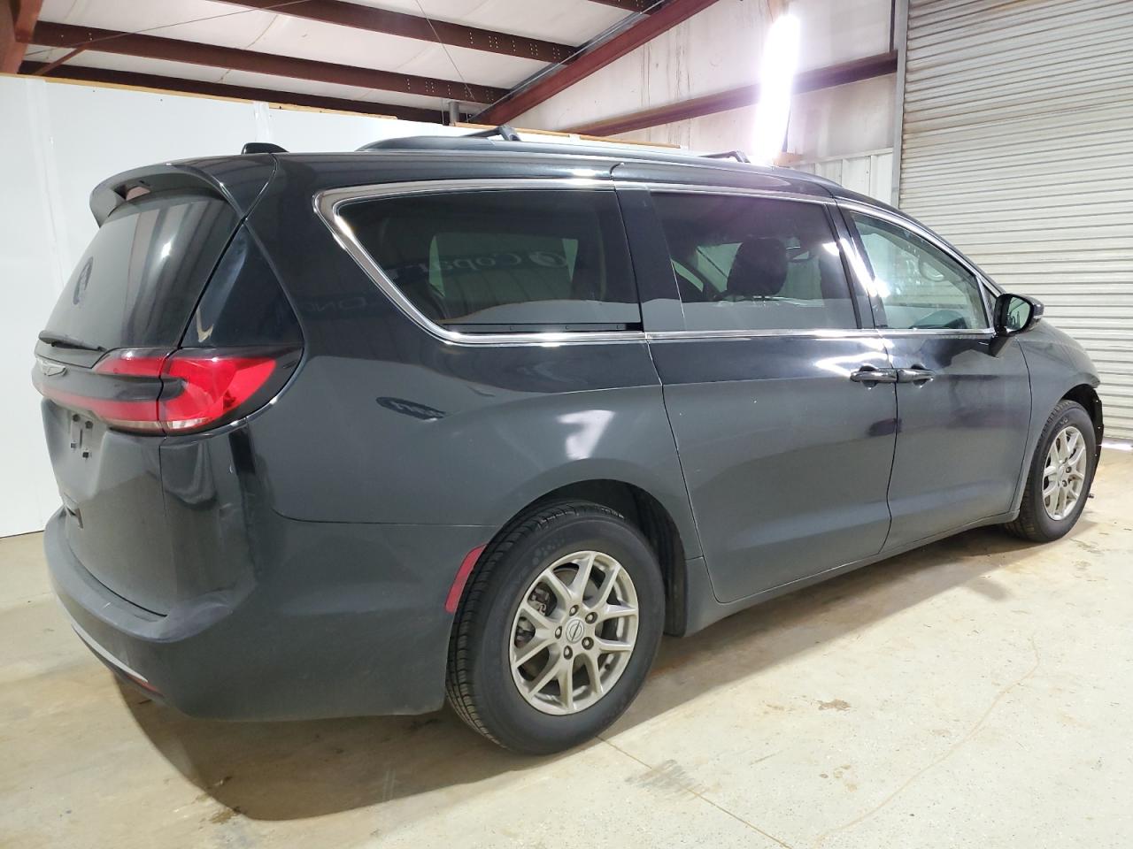 2022 Chrysler Pacifica - Image 3