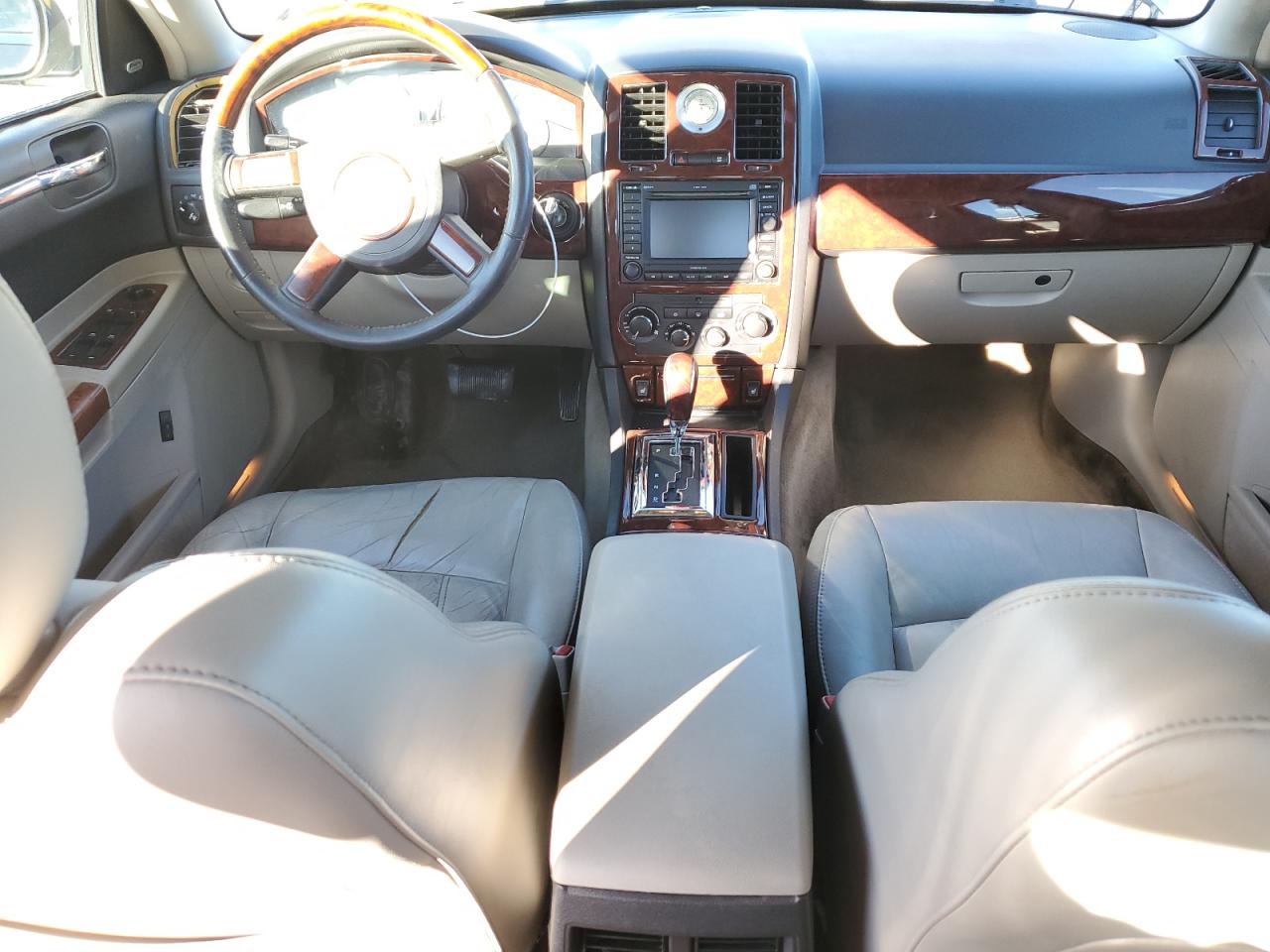 2006 Chrysler 300 - Image 8