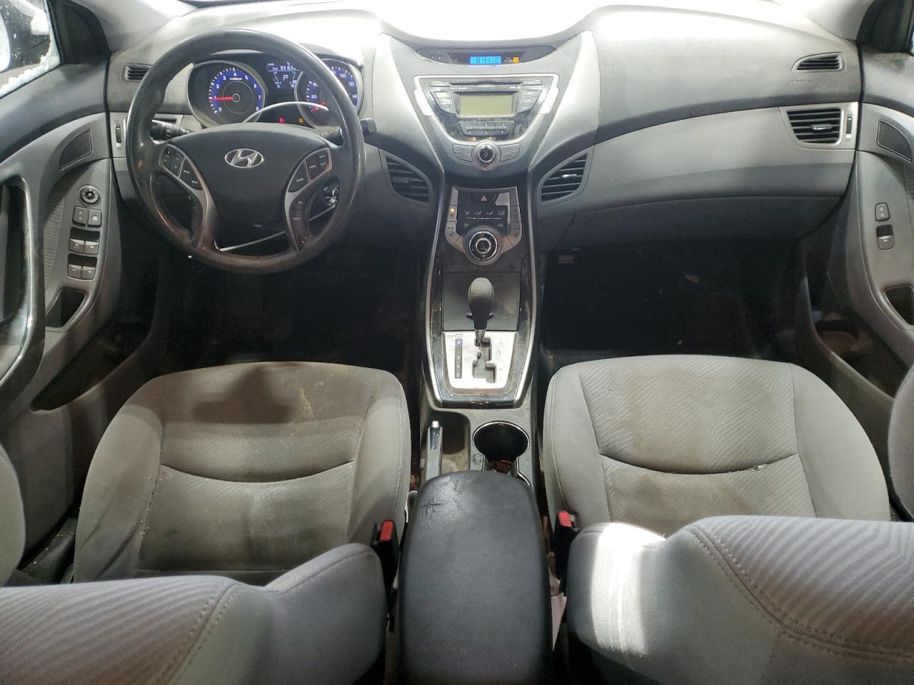 2013 Hyundai Elantra - Image 8