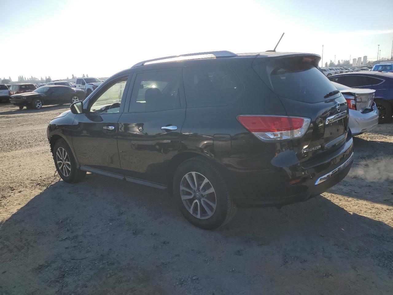 VIN 5N1AR2MN4GC623556 2016 NISSAN PATHFINDER no.2